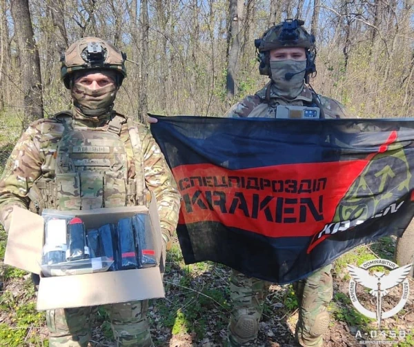 Для спецпідрозділу ГУР МО ПАД "Kraken" доставили партію допомоги. Серед пакувань: турнікети, гігієнічні засоби, одяг й інше медичне спорядження для захисників. 