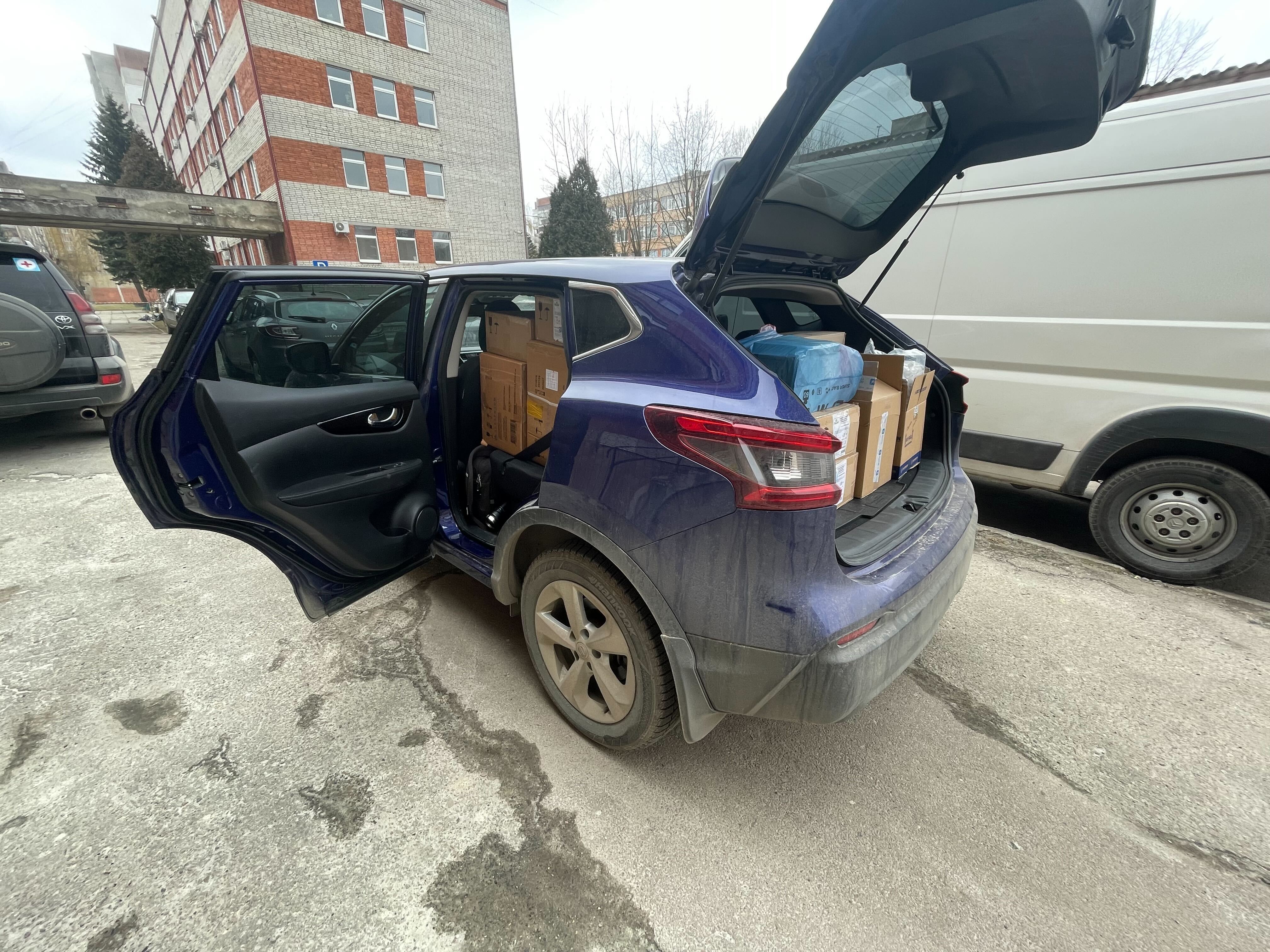 ORIL зробила благодійні внески на закупівлю медикаментів та тактичної медицини для лікарень, а також гуманітарної допомоги для перинатальних центрів та переселенців. Крім того, були зібрані кошти на бронежилети для військових.