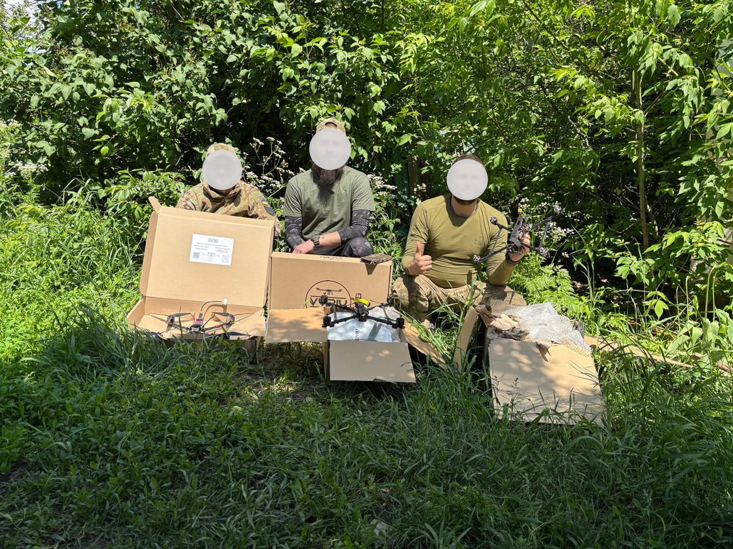 За перший і другий квартали 2025 року Geniusee передали загально 27 FPV-дронів для наступних бригад та підрозділів:

- Батальйон «Вовки Да Вінчі»
- 1 ОШП
- 10 ОГШБр
- 24 ОМБр
- 35 ОБрМП
- 14 ОП БпАК
- 12 БрСпП
- 5 ОШБр

Ці дрони є важливим інструментом для підрозділів у виконанні розвідувальних завдань і підтримці бойових операцій.