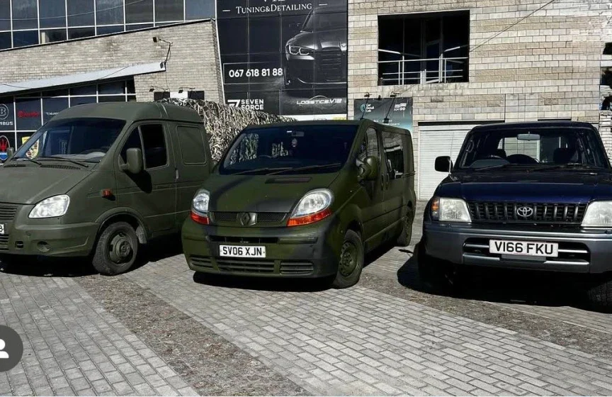 У жовтні 2022 року Володимир Носов передав автомобіль для однієї з військових частин.