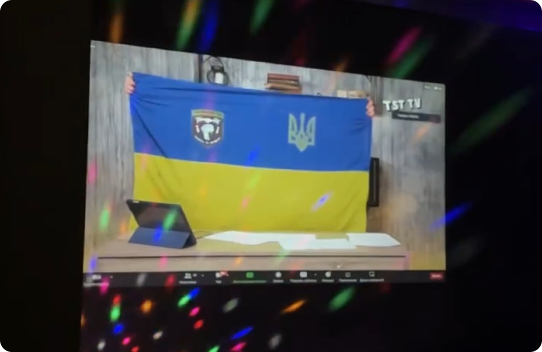 Компанія організувала благодійний аукціон, де були виставлені речі, виготовлені їхніми учасниками та родичами, речі з автографами військовослужбовців Збройних Сил України. Кошти з аукціону потім були додані до загального збору “Обʼєднані” на закупки двох дронів Autel 4T Max з вбудованим штучним інтелектом.