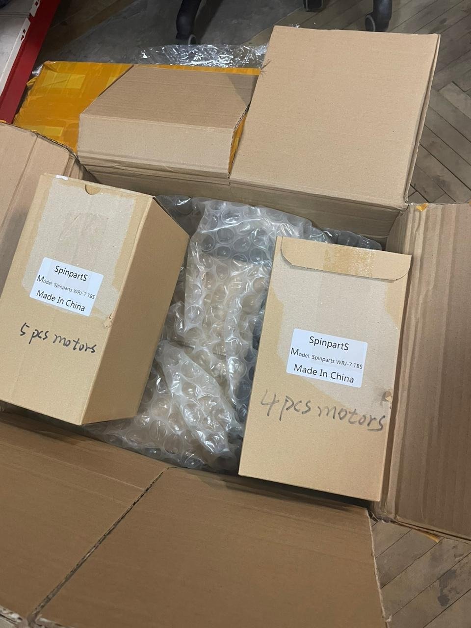 У першому зборі в межах ініціативи "(Не) З Неба" компанія придбала:

● Антени для FPV-дронів
● Акумулятори для FPV-дронів
● Сумки для акумуляторів для FPV-дронів
● БпЛА Фотольот
● Розмитнення 2 пар окулярів HDO Fatshark з антенами і патчами
● Антена ALIENTECH DUO II 2.4G/5.8G для дронів DJI
● Ремонт пошкоджених під час навчання FPV-дронів
● 1Б Бомбер
● Ремінці для батарей
● Перехідник для Crossfire
● Цифровий FPV-дрон Chimera 7 з передавачем
● 5 акумуляторів 8000 mah для FPV
● Антена для FPV-дронів
● Квадрокоптери ReconFPV 7 PRO LR – 5 шт. без акумуляторів
● Квадрокоптери кастомні Spinparts 7' – 10 шт. без акумуляторів і збірки
● iFlight XL10 V6 10' – 4 шт.

Загалом було витрачено 1 191 224 грн.