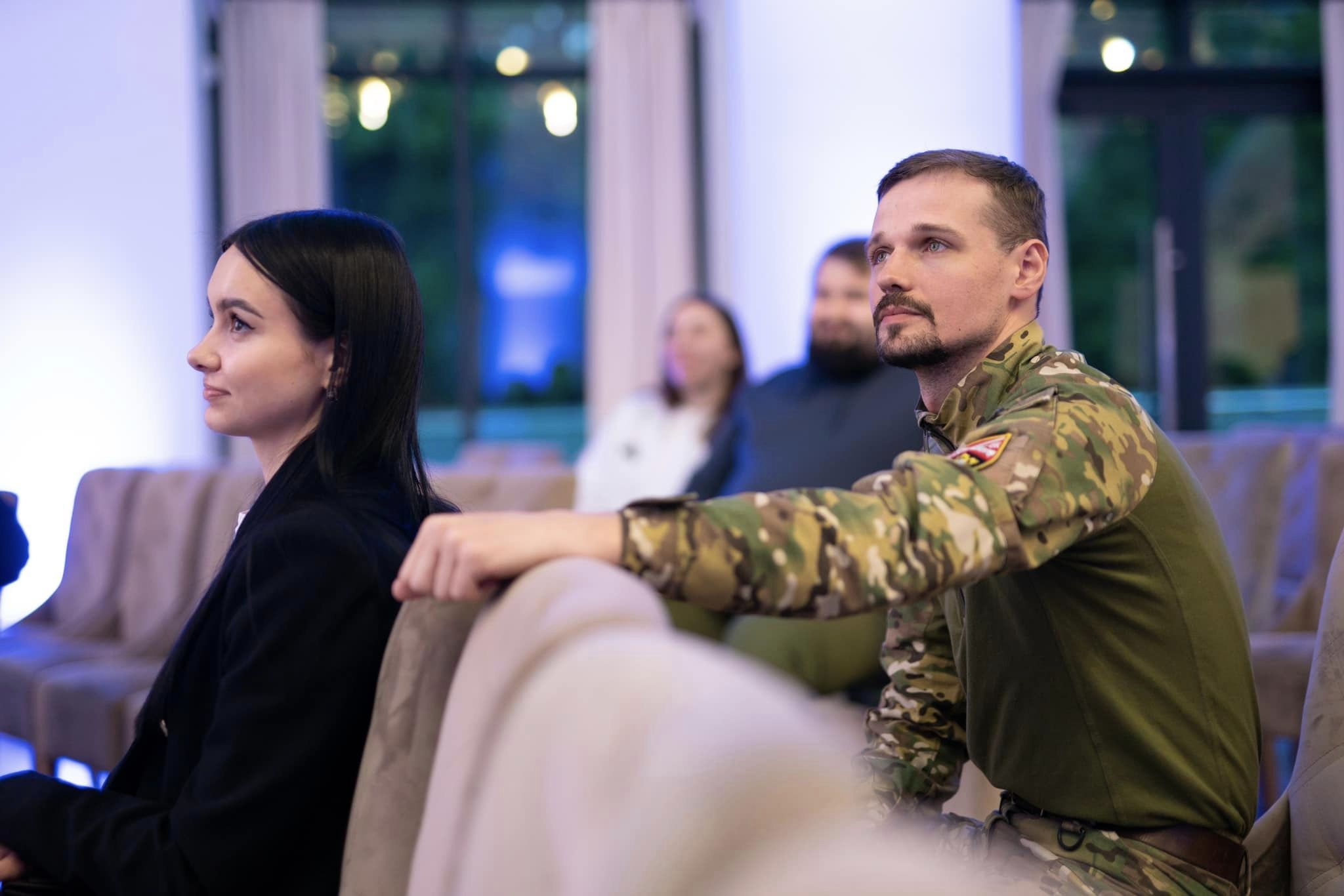 Avenga підтримала Благодійний Фонд "Вдячні", ставши партнерами події «Волонтерять-не-всі». Загалом, за час події та за допомогою благодійного аукціону вийшло зібрати 254 тис. грн. Ці кошти були передані 37 ОБрМП, 67 ОМБр, 82 ОДШБр та 68 ОЄБр
