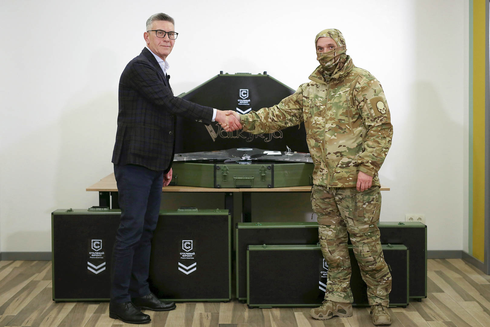 За час повномасштабної війни на момент лютого 2023 року "Укртелеком" передав Силам Оборони десятки БПЛА, серед яких і безпілотні авіаційні комплекси "Валькірія" та "Лелека", сотні дронів, тисячі спеціальних засобів управління військом, медичних засобів, сотні автівок та багато іншого. На потреби захисників компанія спрямувала вже понад 70 млн грн. 