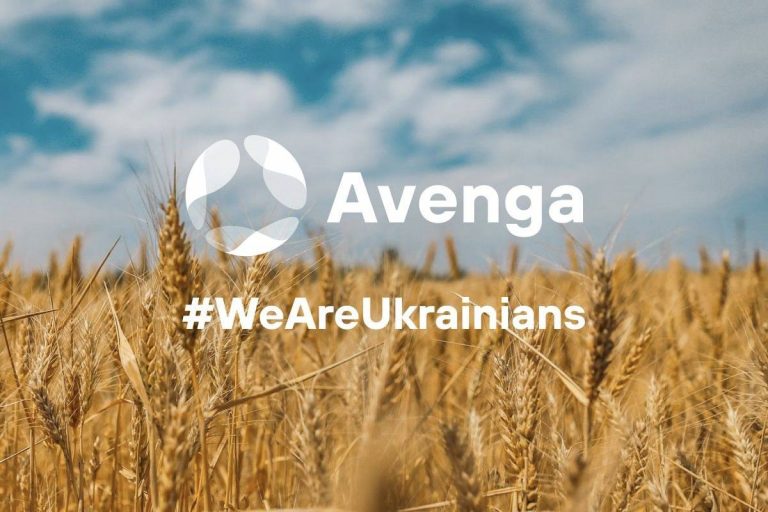 Компанія Avenga зібрала та переказала армії 4 млн грн. Також компанія надає територіальній обороні необхідну комп'ютерну техніку. Фахівці у різних містах долучаються до волонтерських ініціатив – допомагають біженцям, готують їсти та плетуть маскувальні сітки. 