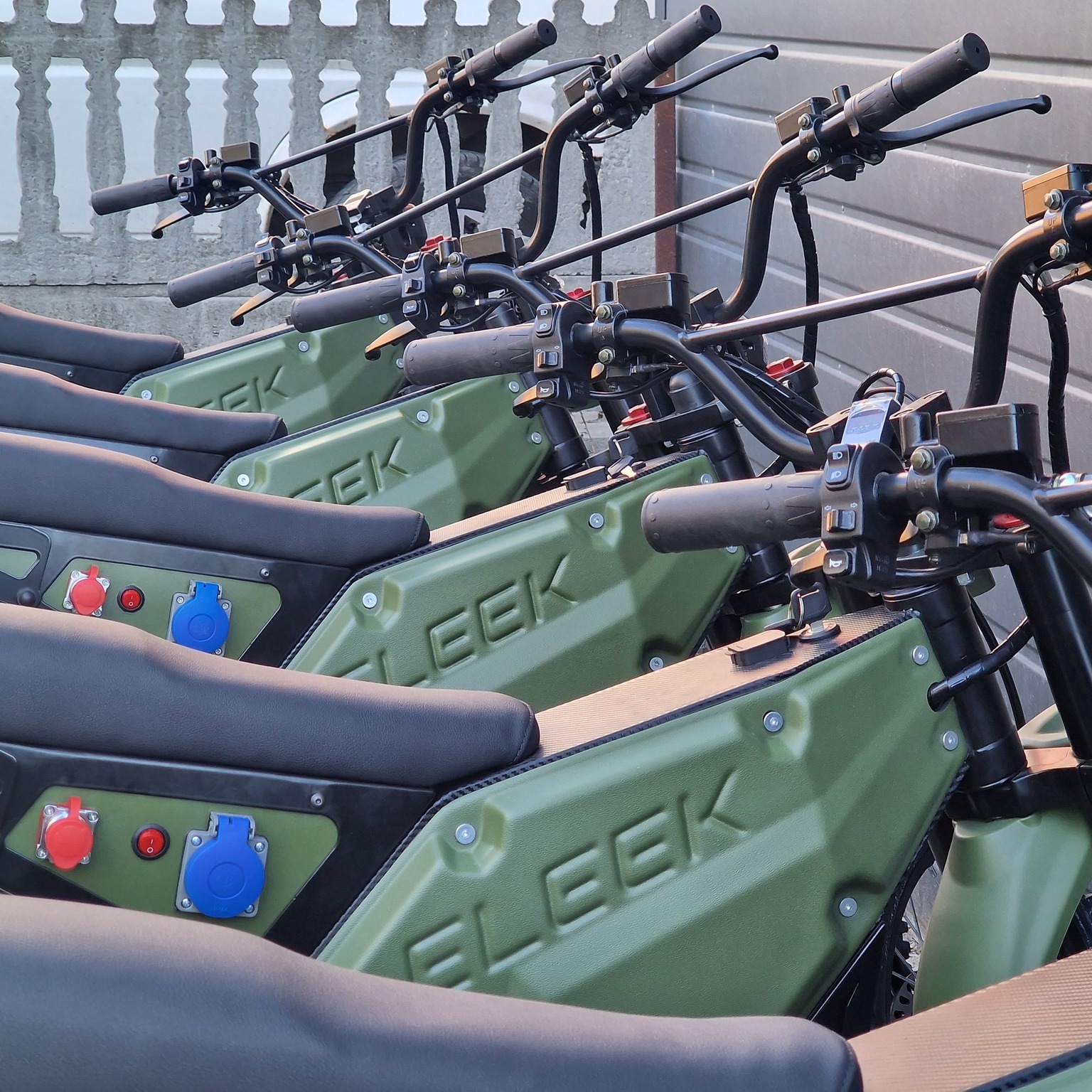 Завдяки Agiliway, яка замовила партію електробайків ELEEK Atom Military, їх отримали військові з 132 ОРБ ДШВ.
