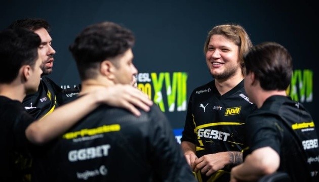Українська кіберспортивна організація Natus Vincere разом з розробниками відомої гри S.T.A.L.K.E.R. та MK Foundation передали 100 автомобілів Volkswagen на потреби Збройних сил України.