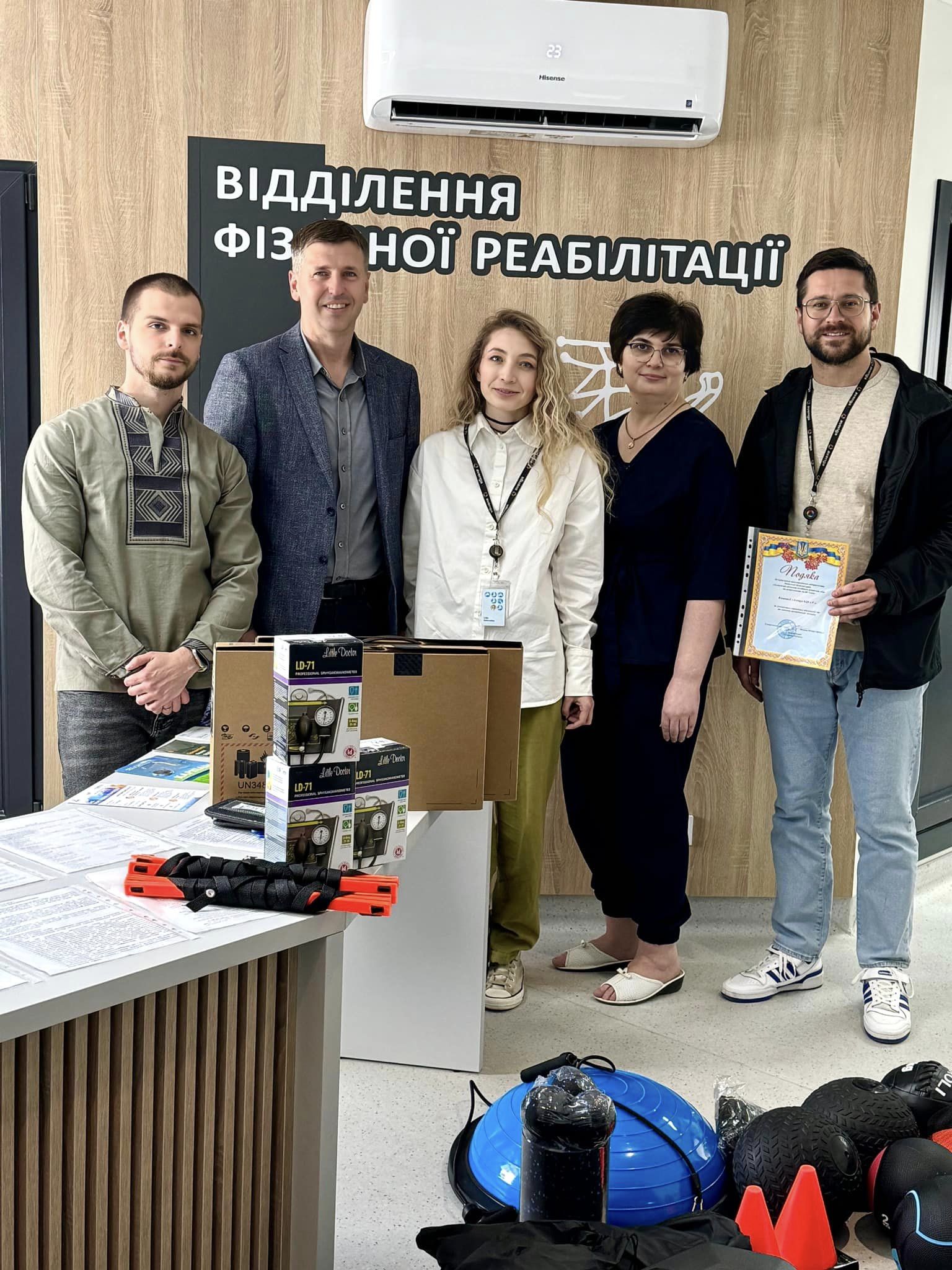 Завдяки пожертві Avenga hilft e.V. компанія забезпечила реабілітаційне відділення Львівського обласного госпіталю ветеранів війн та репресованих необхідними ноутбуками та іншим медичним інвентарем.