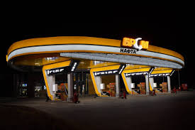 "БРСМ-Нафта передала у користування для ЗСУ три тягачі DAF і три автоцистерни, один такий же тягач і цистерну відправили підрозділу ВМСУ. 