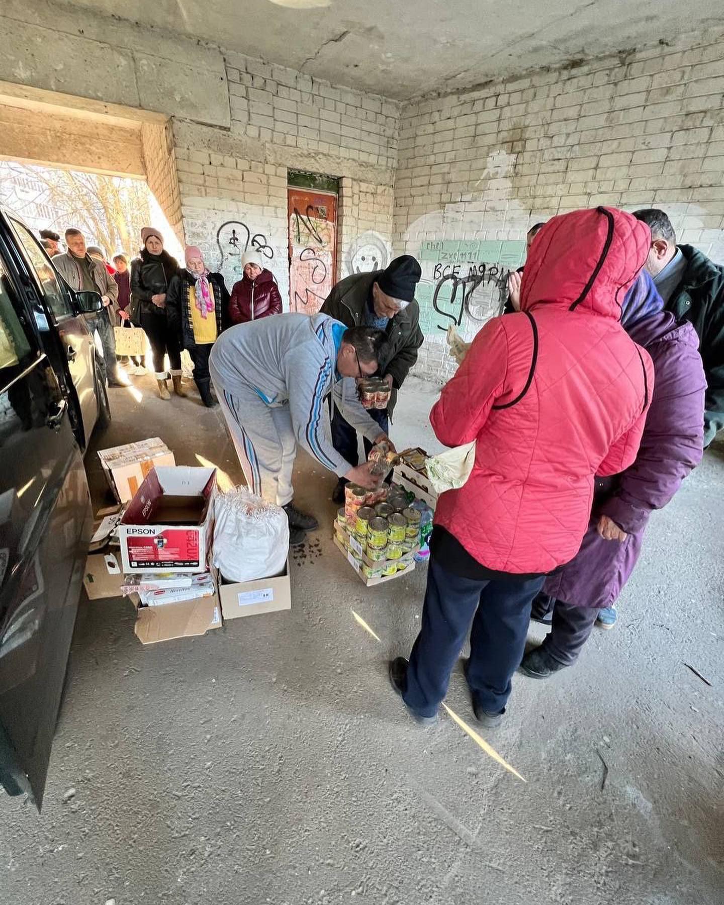 Компанія направила 14 фур з гуманітарною допомогою. Три з них відправилися по таких напрямках:

- До Чернігова, в результаті чого 245 людей отримали їжу.
- У Харківськівську області, де було дуже скрутне положення і де перебувало багато людей похилого віку.
- У Київ, де допомогу отримали лікарні, притулки, інтернати, школи, ЗСУ, ТРО.
В цілому компанія отримала 100 палет продуктів, лікарські засоби, засоби для догляду за тілом та волоссям, гігієнічні засоби, дитячі пелюшки і підгузки, одяг, постільні речі, паперові туалетні серветки, рушники, мішки та пакувальні пакеті, однорозавий посуд та прибори, мінеральну воду, соки.