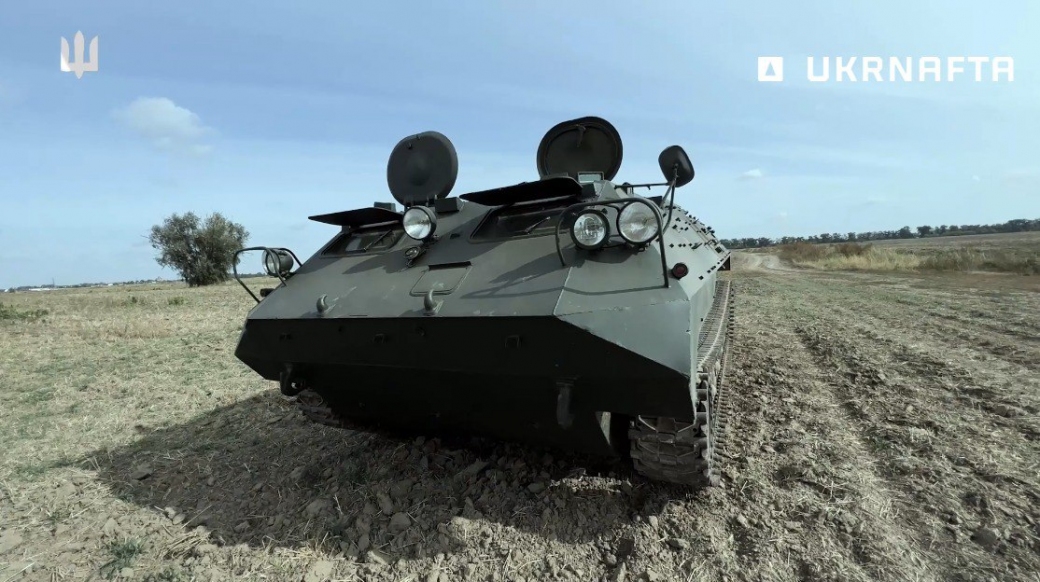 «Укрнафта» допомагає Силам територіальної оборони ЗСУ відновити легкоброньовані транспортери та БМП. Відновлені машини згодом вирушать на передову до хлопців.  

Крім того, з січня по листопад 2023 року «Укрнафта» спрямувала 700 млн грн на благодійні проєкти. Кошти пішли на військові потреби, квадрокоптери, лікарні, евакуацію з зон стихійного лиха, пікапи для ЗСУ тощо. 