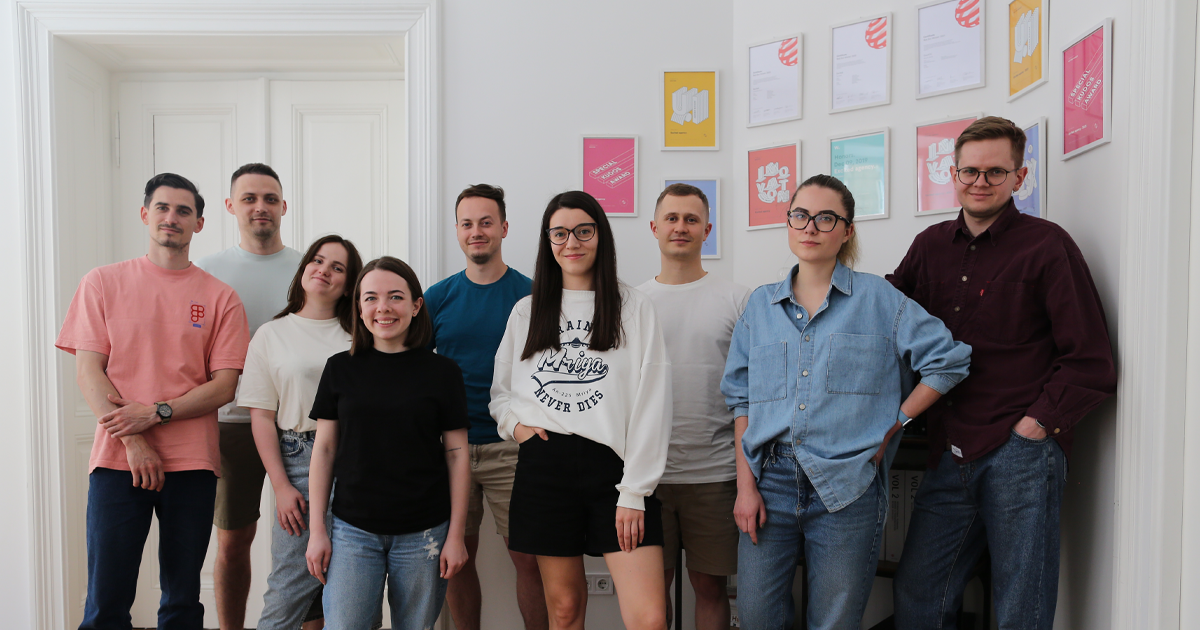 В перші дні після вторгнення Excited переоблаштували свій офіс під притулок і в такий спосіб дали прихисток жінкам та дітям, що рятувались від війни. Окрім того, засновники Анелія та Олександр задонейтили близько півтора мільйони гривень на допомогу ЗСУ. Третина з цієї суми - це донейти в перевірені фонди, такі як "Повернись живим", "Госпітальєри" та "Укроборонпром", а дві третіх суми – закупівля для військових таких небхідностей, як вакуумні апарати терапії ран, приціли, тепловізійний дрон, прилад нічного бачення, метеостанції для коригування вогню, протиударний планшет та ін. Також вони відкрили благодійний фонд "Гарнізон Львів", з допомогою якого продовжують свою волонтерську діяльність  і надалі.
