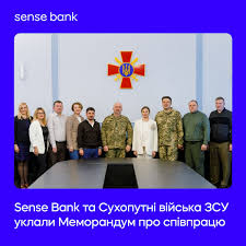 Sense Bank підписав меморандум з Міністерством економіки України про співпрацю в рамках реалізації бюджетної програми "Часткова компенсація вартості сільськогосподарської техніки та обладнання вітчизняного виробництва".
За умовами програми її учасниками можуть стати юридичні особи або фізичні особи – підприємці-сільськогосподарські товаровиробники, які здійснили оплату за придбану техніку через уповноважений банк. Агропідприємцям держава компенсуватиме 25% (без урахування ПДВ) вартості за придбану техніку вітчизняного виробництва, перелік якої є на офіційному сайті Мінекономіки. Слід зауважити, що компенсацію можна отримати й в разі купівлі техніки за рахунок кредитних коштів.