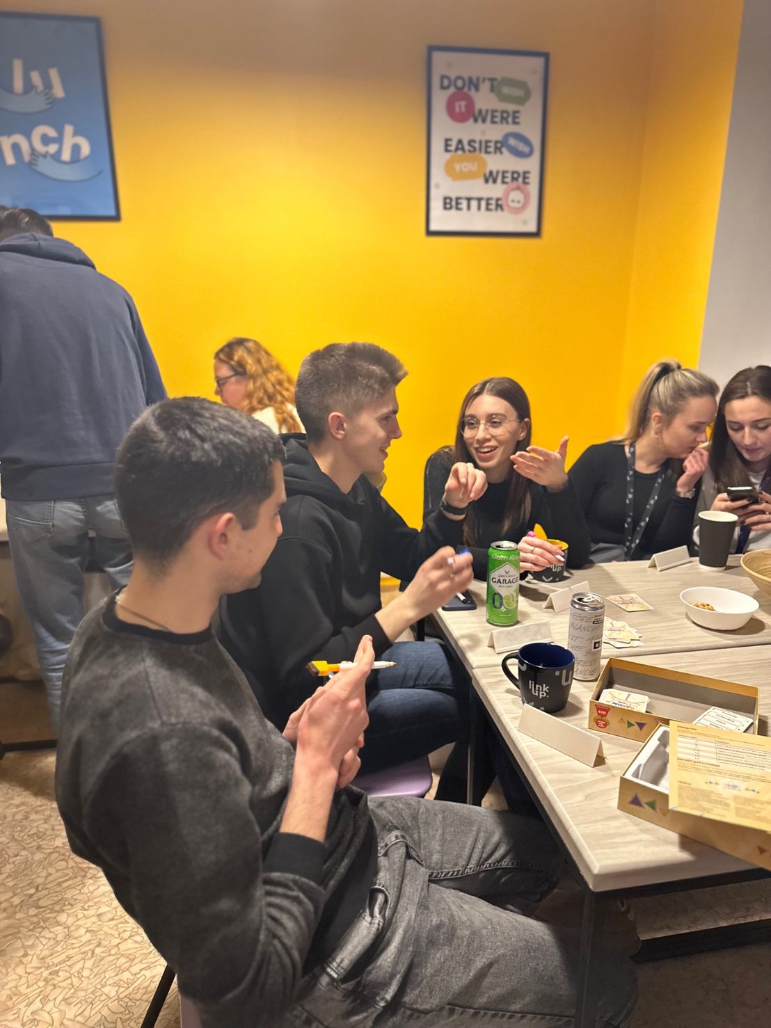 в LinkUp Studio відбувся благодійний вечір настільних ігор. На нього було запрошено ігромайстра Ігоря Радчука. Усі донати, забрані впродовж ініціативи, були відправлені ЗСУ.