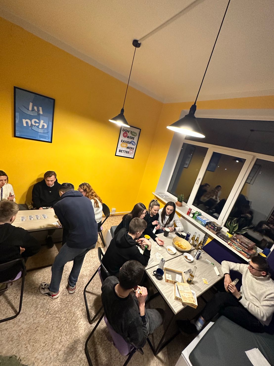 в LinkUp Studio відбувся благодійний вечір настільних ігор. На нього було запрошено ігромайстра Ігоря Радчука. Усі донати, забрані впродовж ініціативи, були відправлені ЗСУ.