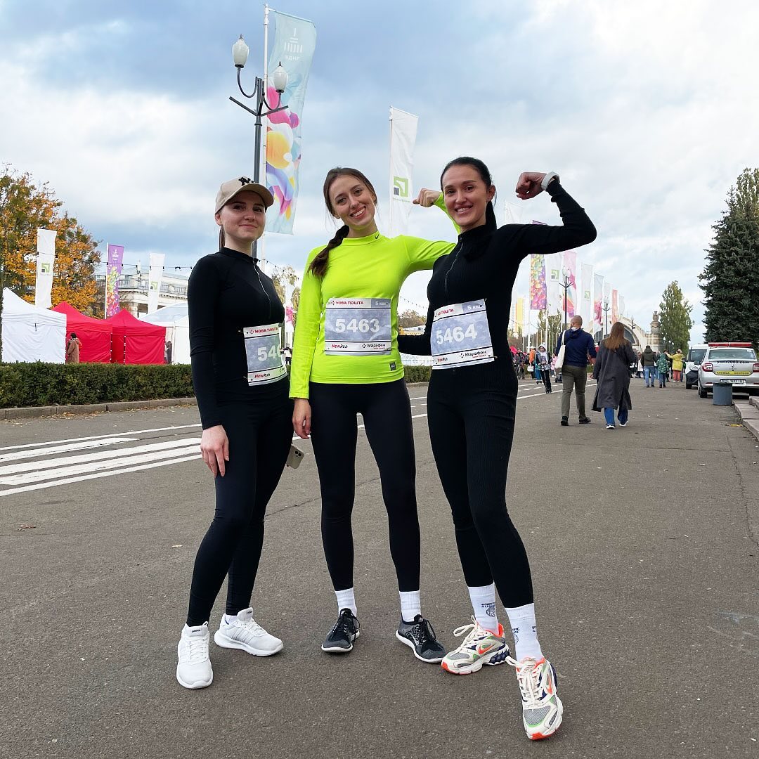 Співробітники Scientific Alliance взяли участь у забігу "Не зупиняйся! Kyiv Marathon". Це був благодійний забіг від NewRun та "Нової Пошти", який відбувся 29 жовтня 2023 року у Києві на ВДНГ.

Понад 14 тисяч людей з 65 країн світу долучилися до "Найдовшого у світі марафону" задля підтримки українських героїв.

Загалом в рамках марафону вдалося зібрати понад 3 мільйони 800 тисяч гривень.

Компанія Scientific Alliance оплатила стартові внески співробітників, що взяли участь у забігу, усі кошти з яких були перераховані у фонд «Повернись живим» на посилення сил ППО.