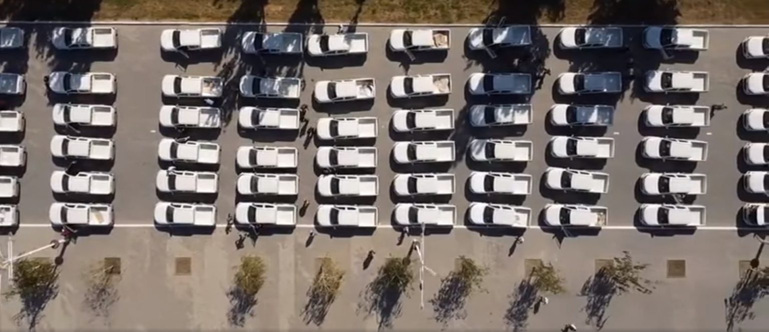 Співвласники корпорації "АТБ" Євген Єрмаков та Віктор Карачун закупили транспортні засоби та передали їх для потреб Збройних Сил України. Це були 100 пікапів Mitsubishi L200.