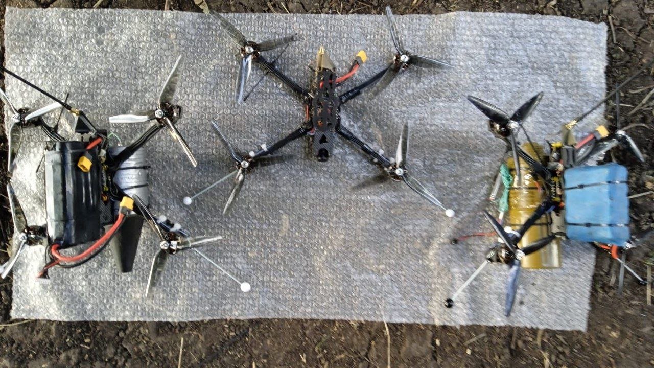 У третьому зборі проєкту "(Не) З Неба" компанія збирала кошти на FPV-дрони та камери нічного бачення для авто. Загалом було зібрано 1 054 460 грн. На них закупили:

● Камери для авто з інфрачервоними прожекторами – 70 шт.
● FPV-дрони (камікадзе) 7' від Хортицької Варти – 25 шт.
● Акумулятори для FPV-дронів – 20 шт.
● FPV-бомбери 8' – 3 шт.
● FPV-окуляри Skyzone SKY04X V2 – 1 шт.
● Апгрейд FPV-дронів (камікадзе) системами ініціації і ремонт – 16 шт.
● Апгрейд батарей до FPV до більшої ємності – 19 шт.