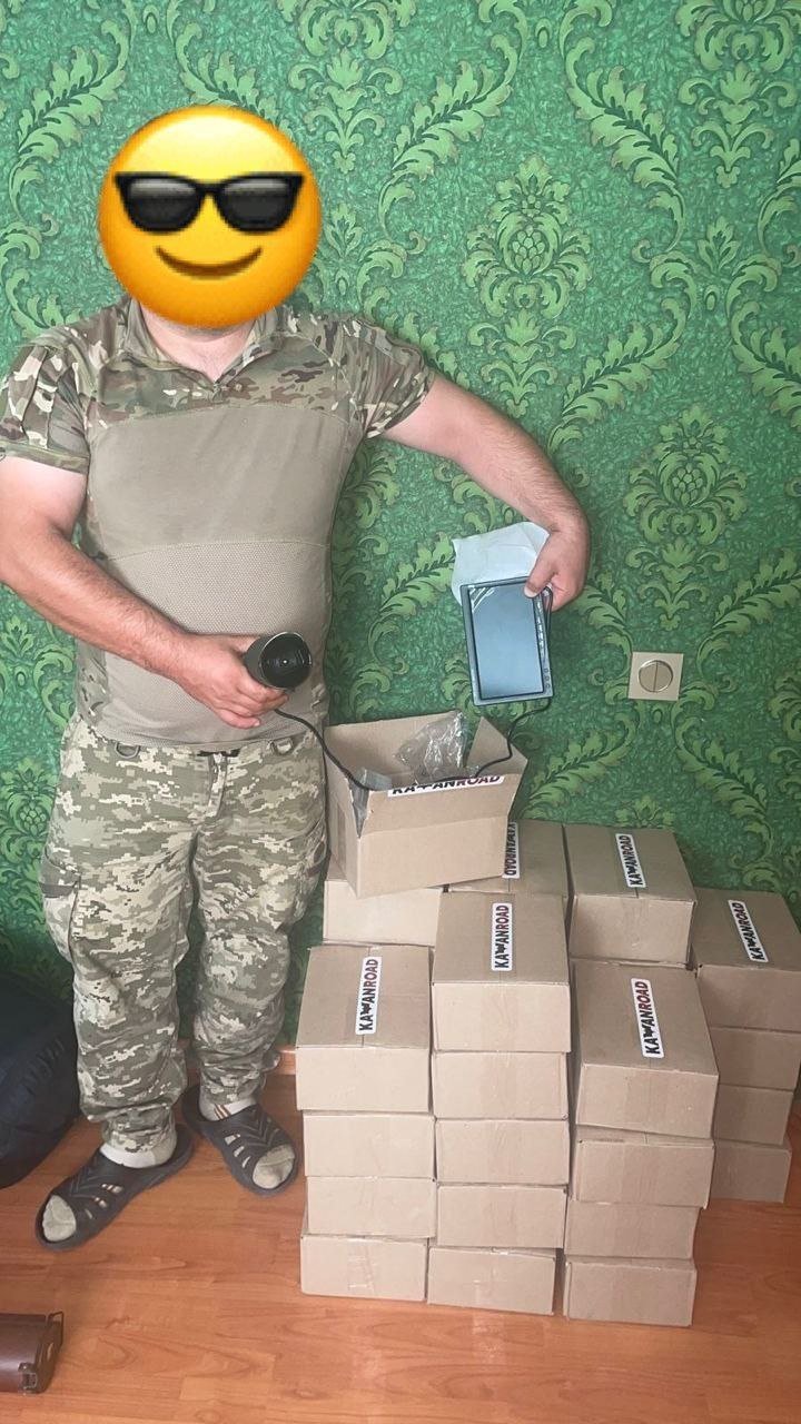 У третьому зборі проєкту "(Не) З Неба" компанія збирала кошти на FPV-дрони та камери нічного бачення для авто. Загалом було зібрано 1 054 460 грн. На них закупили:

● Камери для авто з інфрачервоними прожекторами – 70 шт.
● FPV-дрони (камікадзе) 7' від Хортицької Варти – 25 шт.
● Акумулятори для FPV-дронів – 20 шт.
● FPV-бомбери 8' – 3 шт.
● FPV-окуляри Skyzone SKY04X V2 – 1 шт.
● Апгрейд FPV-дронів (камікадзе) системами ініціації і ремонт – 16 шт.
● Апгрейд батарей до FPV до більшої ємності – 19 шт.