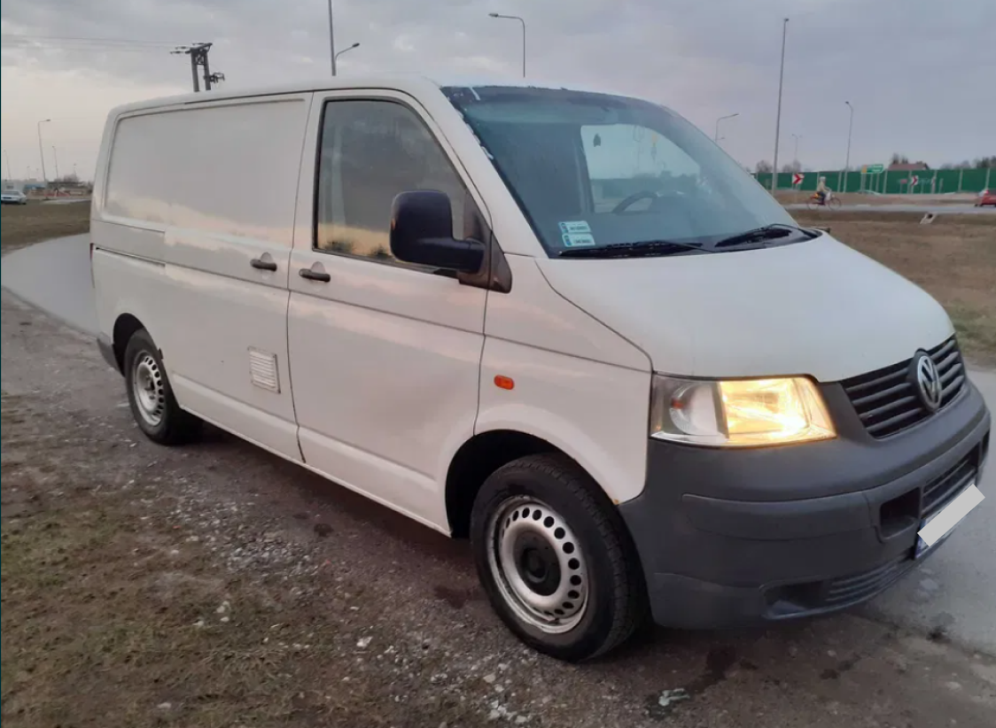 Crunch та StaffingPartner через фонд Donate.in.ua додали 55,000 грн. на покупку Volkswagen Transporter T5. Автомобіль отримав добровольчий батальйон «Аратта».