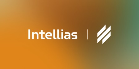 У серпні 2026-го Intellias передала 1,5 млн грн на дрони-перехоплювачі STING для Третього армійського корпусу — до Дня Незалежності. Це другий транш річного партнерства: після нього загальна підтримка корпусу сягнула 3 млн грн. Кошти йдуть зокрема на закупівлю 50 STING — швидкісних FPV для перехоплення ворожих БПЛА. Компанія потроює донати колег через IntelliShare та офісні збори.