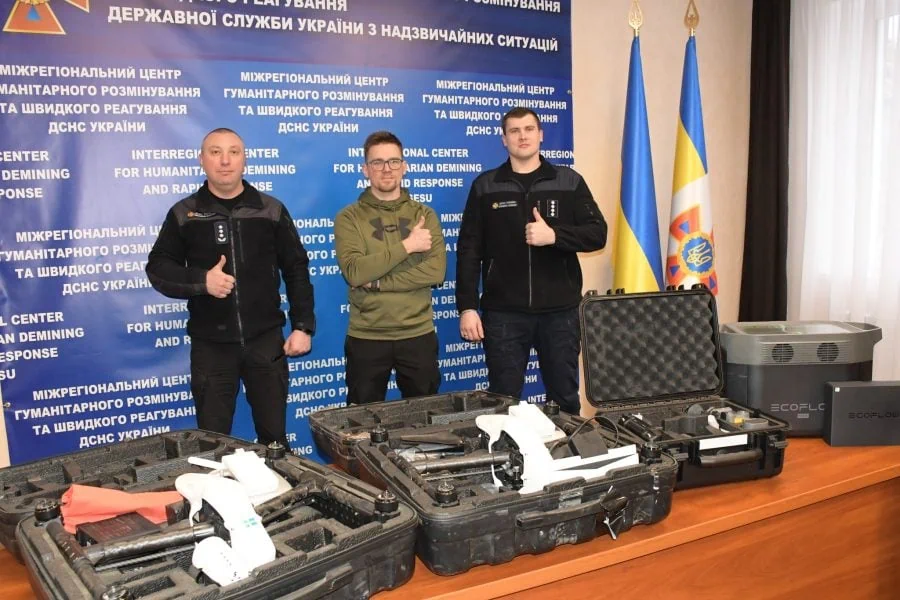 Roman.ua за січень-березень 2024 року:

- Разом з IT4Life та школою операторів БПЛА Dronarium Україна долучились до збору та організації проекту по гуманітарному розмінуванню. Забезпечили Міжрегіональний центр гуманітарного розмінування та швидкого реагування ДСНС України Ecoflow Delta Max 1600, дроном з тепловізором DJI Mavic 2 Enterprise Advanced та вогнегасниками.

- Передали 3х Starlink + 3 ethernet adapters. 

