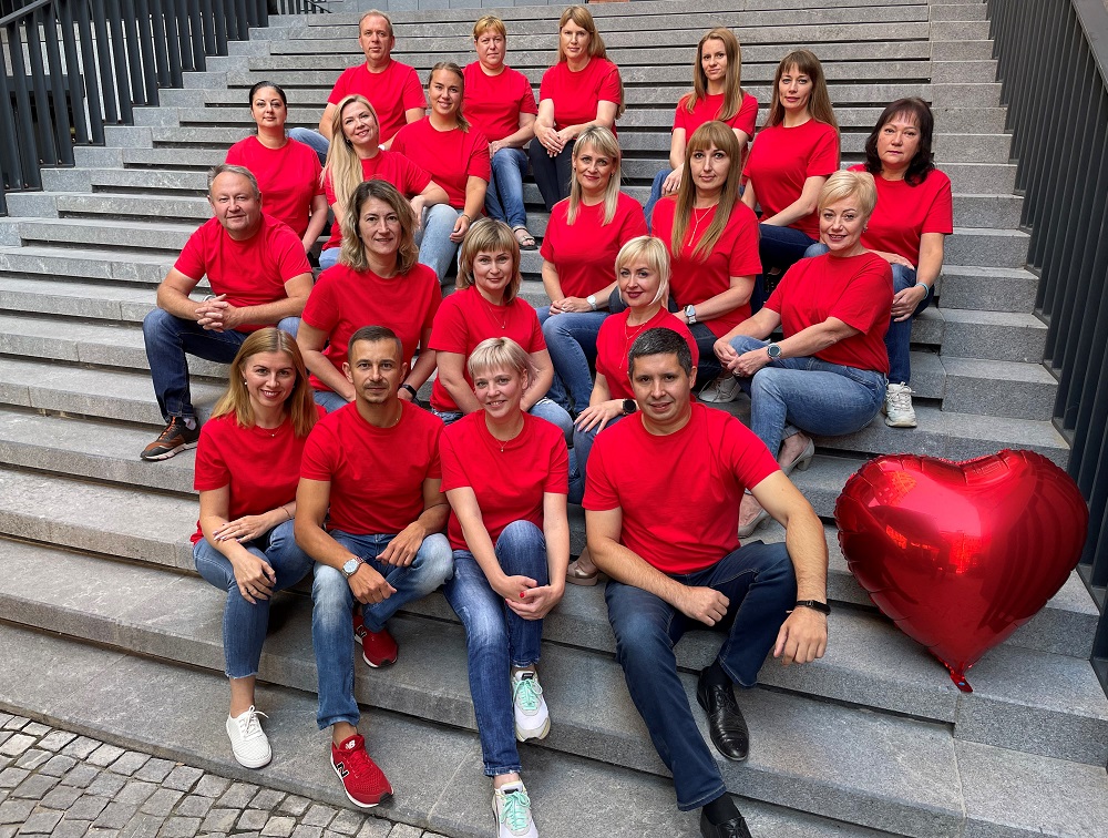 Credit Agricole Ukraine спрямував 124 млн грн. на різні благодійні проєкти від початку війни. На цю суму придбали 144 одиниці медичного обладнання для 20 лікарень і 2 реанімобілі (по суті, лікарні на колесах).

