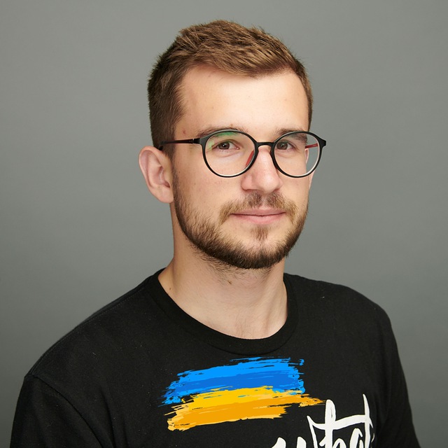 Co-founder Spendbase Андрій Алексєєнко є також співзасновником благодійного фонду KOLO, який активно допомагає українській армії. З моменту свого створення по червень 2024 року фонд витратив більше 703 млн грн на потреби ЗСУ, 125 млн грн. отримав від підписників та передав більше 17 887 девайсів 