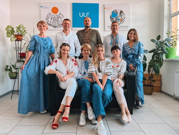 За півроку повномасштабного вторгнення компанії ULF FINANCE вдалося:

☑️у перші декілька тижнів віддати 30 авто з майданчику вживаних авто на потреби ЗСУ; 
☑️інші авто з автопарку роздати клієнтам та колегам для евакуації сімей, родичів та знайомих;
☑️доєднатися до боротьби на інформаційному фронті: розповсюджувати в соцмережах звернення англійською, польською, французькою, німецькою мовами, блокувати та атакувати російські сайти та телеграм-канали;
☑️допомагати колегам, які стали волонтерами;
☑️підтримувати та надавати допомогу колегам, які записалися до ТРО та Збройних Сил України;
☑️перераховувати гроші благодійним фондам;
☑️купувати дрони та збивачі дронів;
☑️за декілька ночей зарядити величезну кількість рацій та передати їх ЗСУ;
☑️придбати карету швидкої допомоги та надувні намети для польових шпиталів;
☑️в колаборації з партнерами придбати систему зовнішньої фіксації для лікарні;
☑️виготовляти індивідуальні імпланти пораненим бійцям (щелепи, кістки ніг та рук) — завдяки компанії 3D Metal Tech імпланти мають семеро людей.

