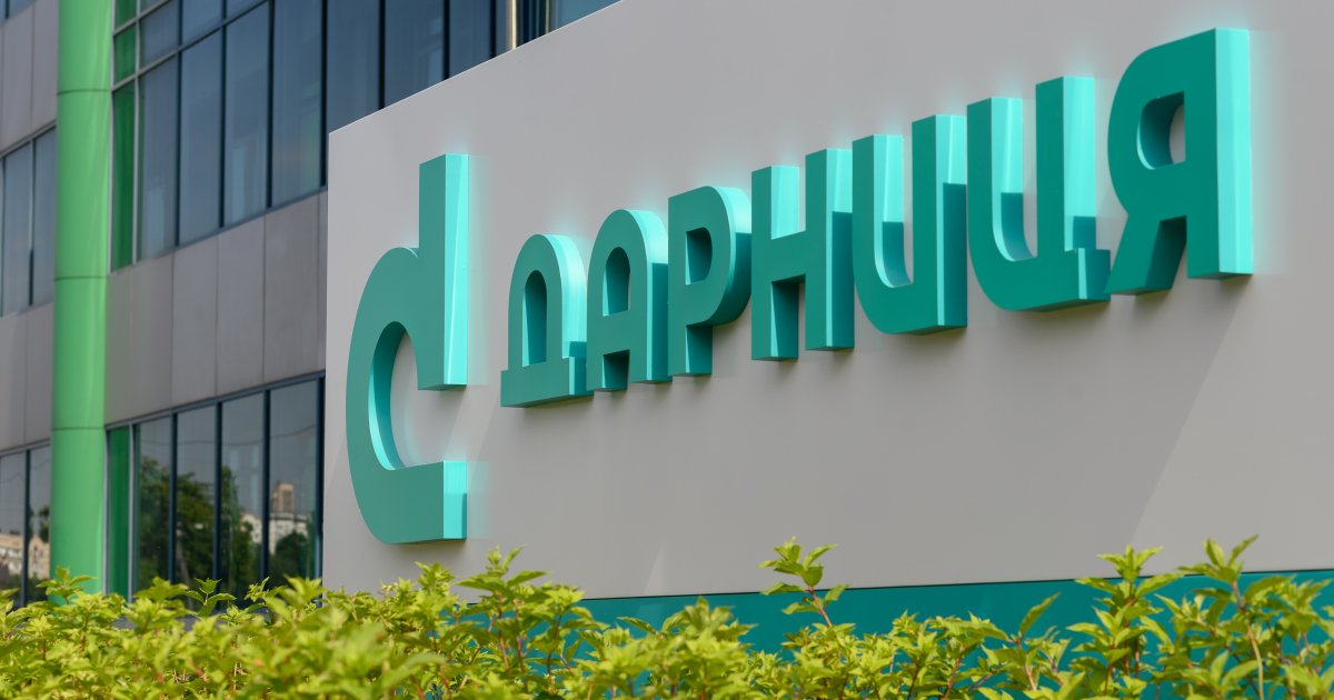 Починаючи з 24 лютого, на момент грудня 2022 року компанія передала на благодійні потреби більше ніж 2,2 млн упаковок ліків вартістю понад 200 млн гривень. Цю допомогу отримали понад 200 лікарських закладів та благодійних фондів. 
