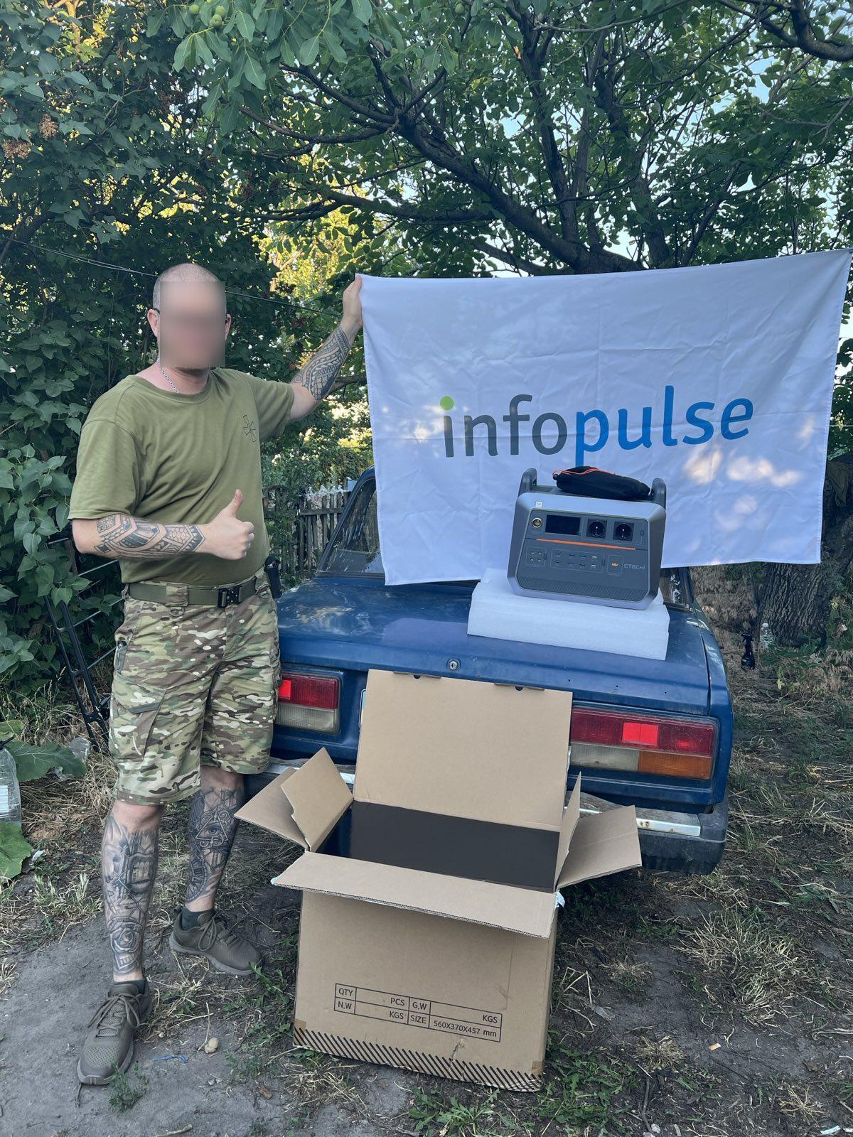 Infopulse створив проєкт «Пліч-о-пліч», метою якого стало забезпечення необхідним захистом і спорядженням тих колег, котрі стали до лав ЗСУ та ТРО. Зараз в Infopulse 65 таких героїв. Завдяки співпраці з партнерським фондом компанії вдалося організувати збори коштів серед спеціалістів та закупити для мобілізованих колег засоби захисту, аптечки, турнікети, спальники, термобілизну, зимовий одяг, три автівки, гумовий човен та інші необхідні засоби.
За 2022 рік було зібрано спеціалістами 2 550 000 грн.
