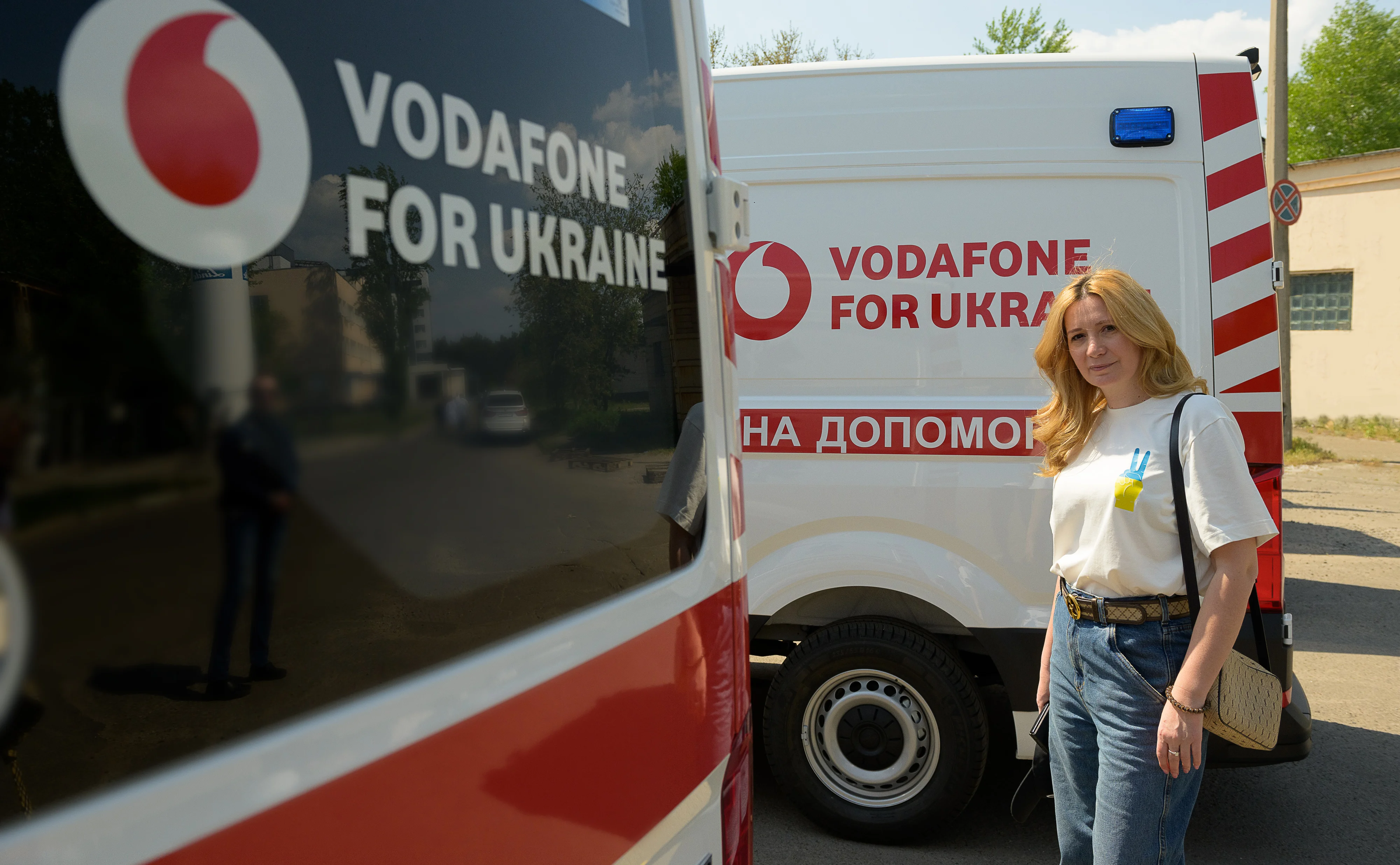 З початку 2023 року компанія Vodafone Україна продовжує допомагати країні та українцям як наданням прямої фінансової допомоги, так і запускаючи нові соціальні проєкти. Серед них — пряма фінансова допомога дітям загиблих військовослужбовців, підтримка проєкту створення мобільних тренінгових центрів надання домедичної допомоги фонду „Повернись живим“. 

2022 року всі бонуси, які українці жертвували на благодійність, спрямовувались фонду „Повернись живим“. 2023 року Vodafone дав українцям можливість обрати мету пожертви самостійно — на допомогу українцям, постраждалим від бойових дій, або на термінові операції дітям із вродженими вадами серця. Також продовжується робота над благодійним челенджем „Ліга тепла“, який за час існування зібрав більше 4 млн грн. та забезпечив вже два медичних заклади обладнанням, необхідним для підтримки комфортної температури в палатах та кабінетах в умовах перебоїв з електрикою та теплопостачанням.

Серед соціальних і благодійних ініціатив Vodafone також закупка автомобілів швидкої допомоги та медичного обладнання, допомога державі, у тому числі, у сфері цифрової трансформації через платформу UNITED24. Окрім того, запуск спільного з Міністерством культури проєкту збереження та відновлення культурної спадщини, постраждалої від війни — "Збережіть українську культуру".