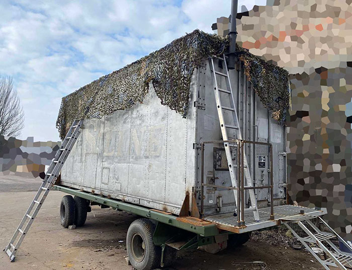 Краматорська ІТ-компанія QuartSoft Ukraine успішно реалізовала проєкту зі створення мобільної бані для воїнів ЗСУ. Ініціатива з трансформації морського контейнера у сучасний модуль із санітарно-технічним блоком коштував чимало грошей – 679 тисяч гривень, тож у жовтні 2022 року компанія оголосила про збір коштів для всіх бажаючих взяти участь. Гроші вдалося зібрати лише за три дні.