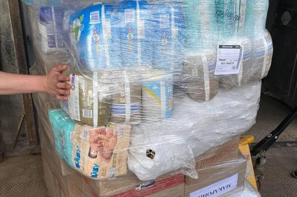 Благодійний фонд Enamine Charity Fund спільно з Благодійним Фондом «Заради дітей України» забезпечує цивільне населення Харькова й Харьківської області та Миколаєва й Миколаївської області їжею тривалого зберігання та предметами першої необхідності, крок за кроком відновлюючи життєдіяльність прифронтових областей України.
