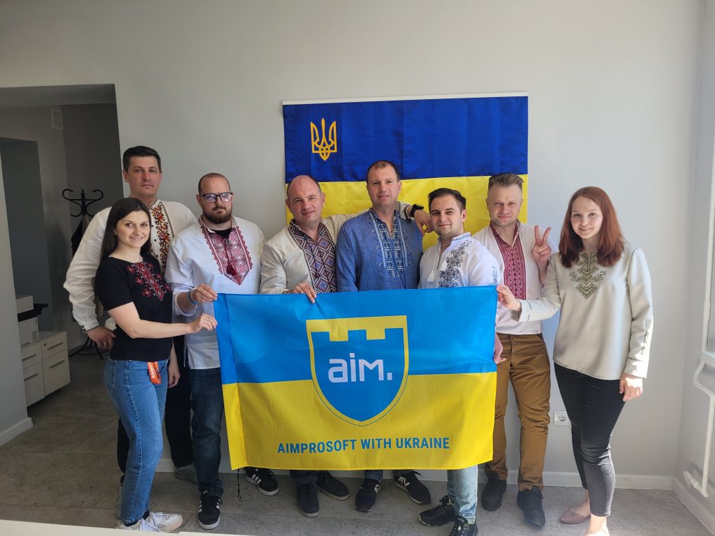 Усередині компанії створили три волонтерські фонди: перший формується на основі внесків співробітників Aimprosoft, другий – за участі основної команди, а третій складається з донатів засновників компанії. Усі три фонди функціонують у межах проєкту «Волонтерська допомога». Завдяки спільним зусиллям компанії і співробітників станом на кінець літа 2023 року сума донатів на підтримку ЗСУ становила 19 872 805 грн, і ця сума постійно зростала.