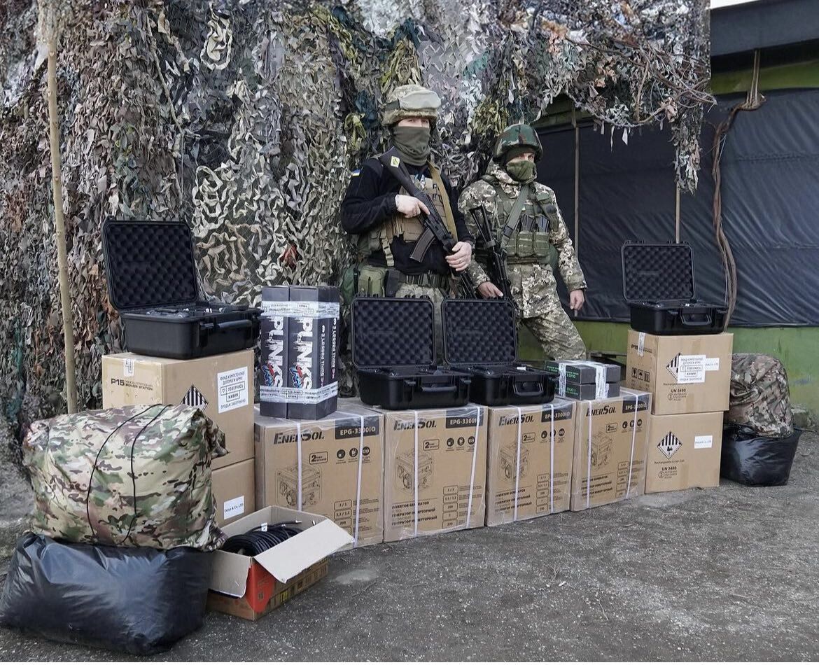 Разом з фондом «Повернись живим» компанія забезпечила 32 окрему артилерійську бригаду партією обладнання, такого як 4 дрони DJI Mavic 3T з тепловізійною камерою для роботи у будь-який час доби, 4 антени для підсилення сигналу разом зі спеціальними штативами до них, 8 засобів резервного живлення.