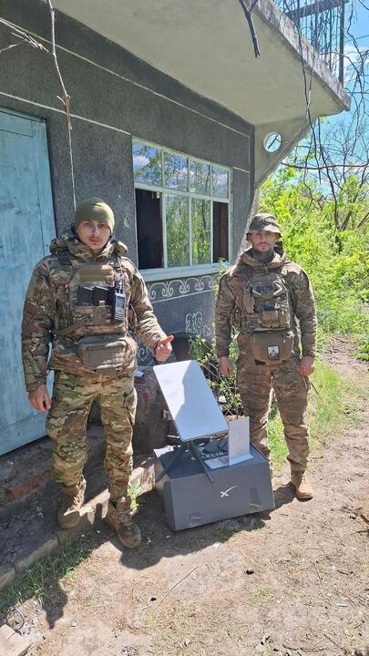 З початком повномасштабного вторгнення БФ "Допомогатор", постійним донатором якого є компанія TRIONIKA, закуповує необхідне обладнання, предмети побуту, продукти, а також інші необхідні речі для потреб ЗСУ та лікарень.

Станом на серпень 2025 року було закуплено допомоги на суму більше 31 млн гривень.