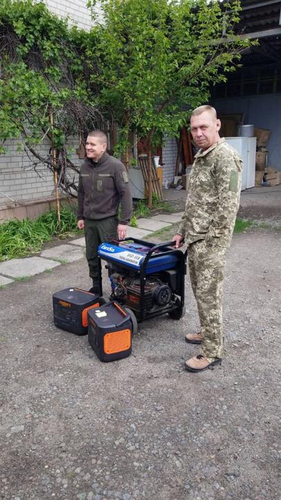 З початком повномасштабного вторгнення БФ "Допомогатор", постійним донатором якого є компанія TRIONIKA, закуповує необхідне обладнання, предмети побуту, продукти, а також інші необхідні речі для потреб ЗСУ та лікарень.

Станом на серпень 2025 року було закуплено допомоги на суму більше 31 млн гривень.