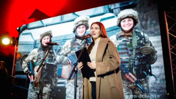 Нова пошта подякувала волонтерам спеціальними відзнаками у 10 категоріях. Було відзначено 30 організацій. Також Відзнаку Гуманітарним силам України отримали 3 волонтери, яких українці номінували та найчастіше згадували на сайті проєкту.