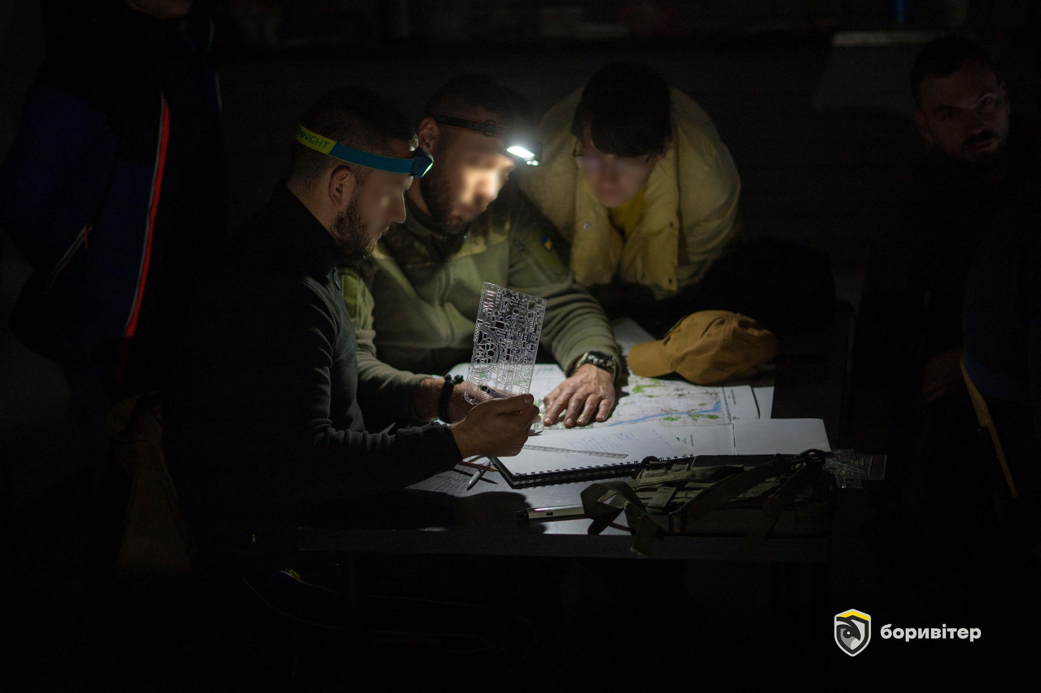 BotsCrew зробила пожертви у військову школу "Боривітер".