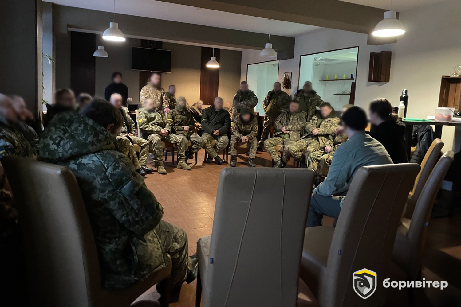 BotsCrew зробила пожертви у військову школу "Боривітер".