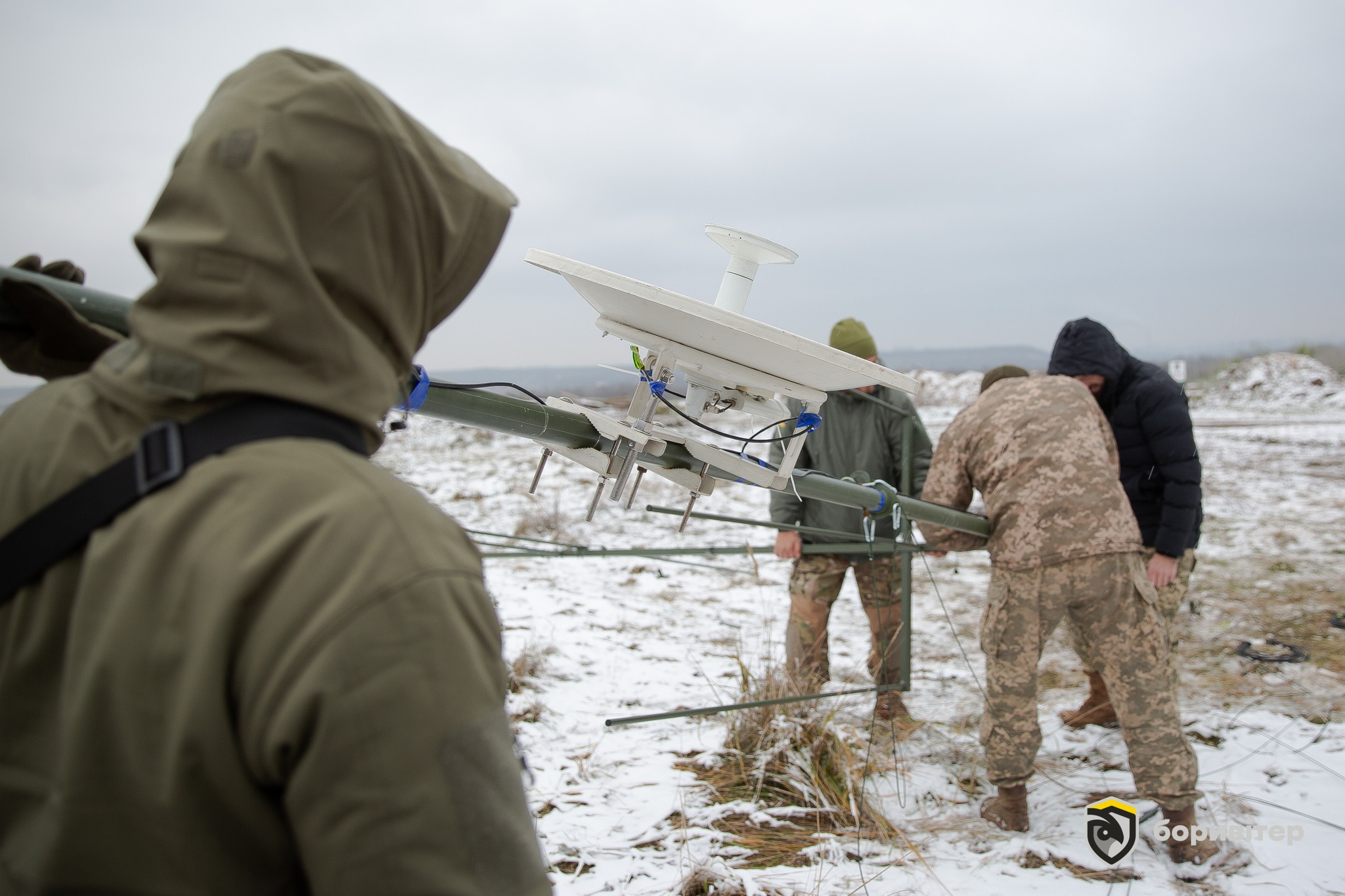 BotsCrew зробила пожертви у військову школу "Боривітер".