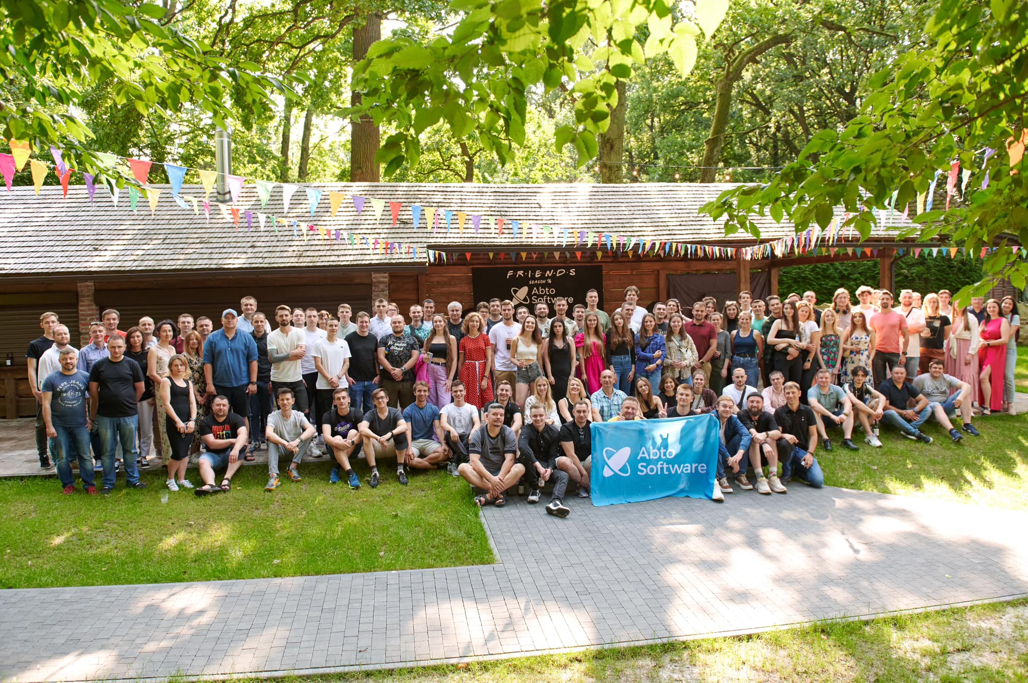 Під час своєї офлайн-зустрічі зустрічі співробітники Abro Software провели благодійний аукціон та зібрали кошти на Mavic 3T для 3-ї штурмової бригади.