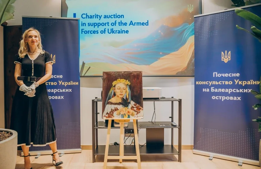 22 листопада 2024 року в іспанському місті Пальма-де-Майорка відкрили Почесне консульство України, де Почесним консулом України на Балеарських островах призначено Володимира Носова, засновника та президента W Group. Під час відкриття було проведено благодійний аукціон, на якому вдалося зібрати 8 400 000 гривень для підтримки українських дітей, які постраждали внаслідок війни. Половину цих коштів, а саме 4 300 000 гривень, задонатила компанія WhiteBIT. Лотами були обрані зворушливі картини харківської художниці Олени Борисової, які розповідають історії війни через призму дитячих емоцій.