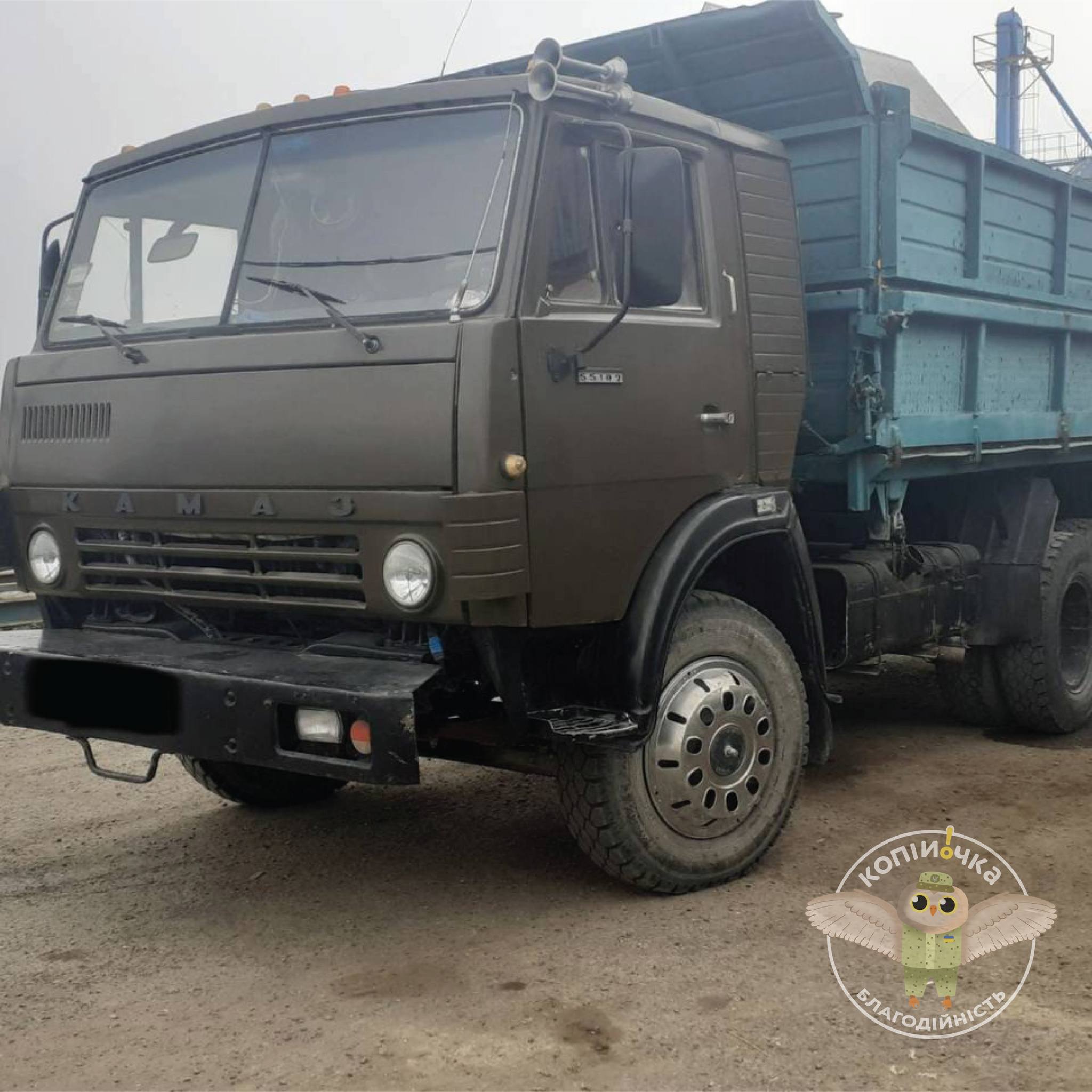  З першого дня повномасштабного вторгнення "Копійочка" активно передає автомобілі для захисників.

На запит ЗСУ компанією було придбано:

📌 10 броньованих транспортних засобів для полку "Сафарі", які допомагали при звільненні Бучі та Ірпеня;
📌 6 автомобілів для потреб 128 окремої гірсько-штурмової Закарпатської бригади;
📌 3 вантажні автомобілі для складніших завдань;
📌 12 автомобілів для потреб інших бригад ЗСУ;
📌 1 млн гривень виділили на обслуговування автомобілів.

Загальна вартість придбаних автомобілів на момент червня 2024 року становила понад 10 млн грн.