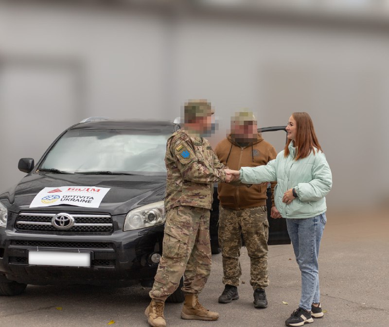 У листопаді 2025-го компанія БаДМ передала автомобілі підрозділам на найгарячіших напрямках фронту — Донецькому, Запорізькому, Сумському та Сіверському. Volkswagen Amarok отримали в 225 ОШП Khorne Group, Toyota RAV4 — у 47 ОМБр «Маґура», Volkswagen Transporter — у 36 ОРМП, а Hyundai Tucson — у 1-му батальйоні 81-ї аеромобільної бригади.