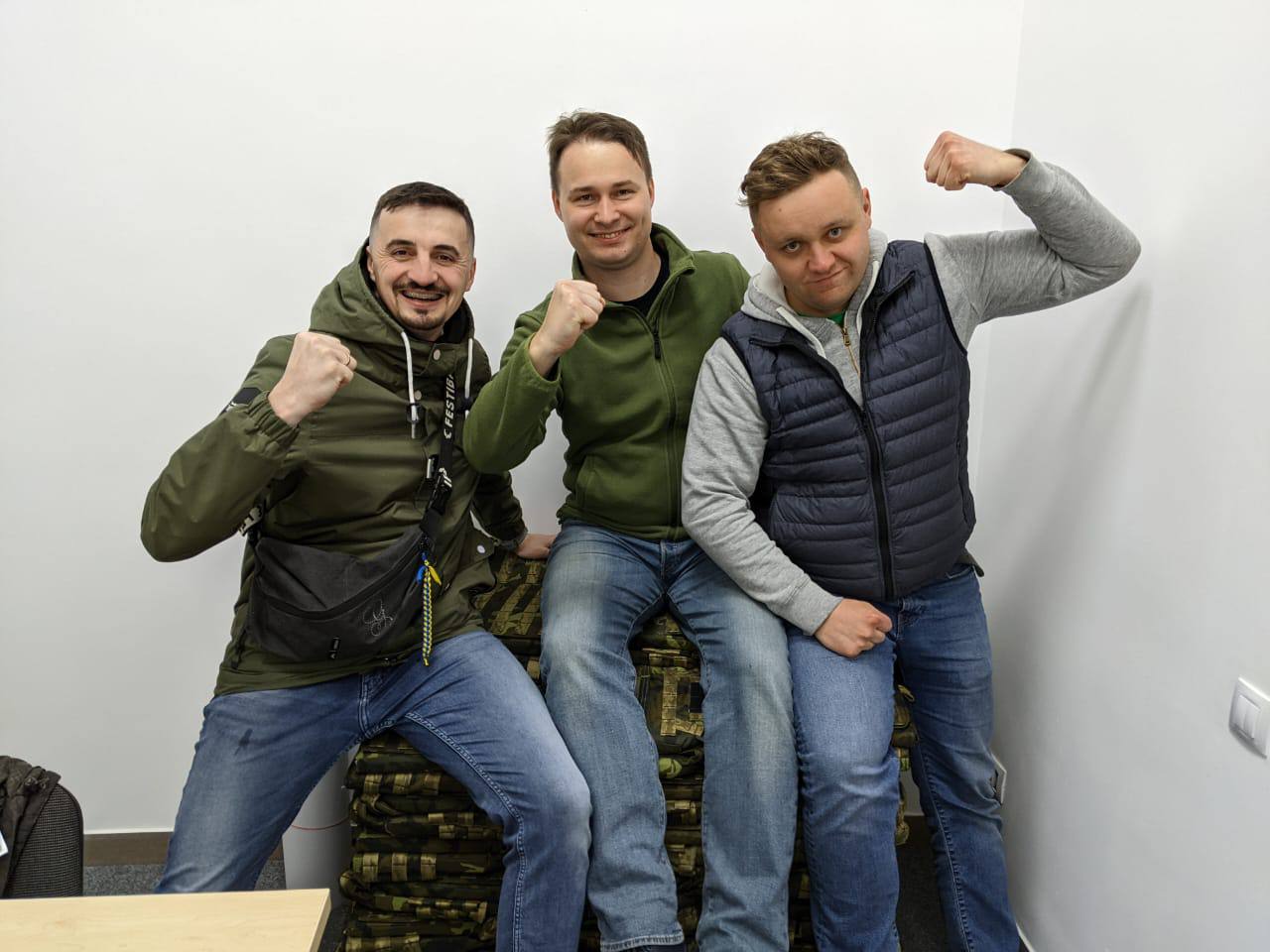Фонд Donate.in.ua завдяки Crunch і StaffingPartner придбав 610 бронежилетів та розподілив їх між бригадами та частинами Збройних Сил України.