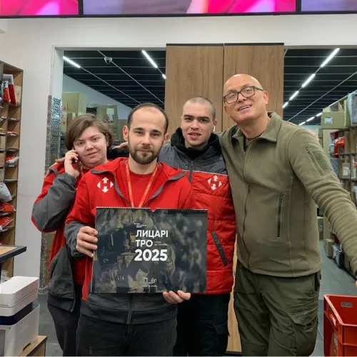 "Гуманітарна Нова Пошта" забезпечила логістику критично важливих речей для Сил ТрО по всій країні: дрони, засоби захисту, медичне спорядження, техніку.