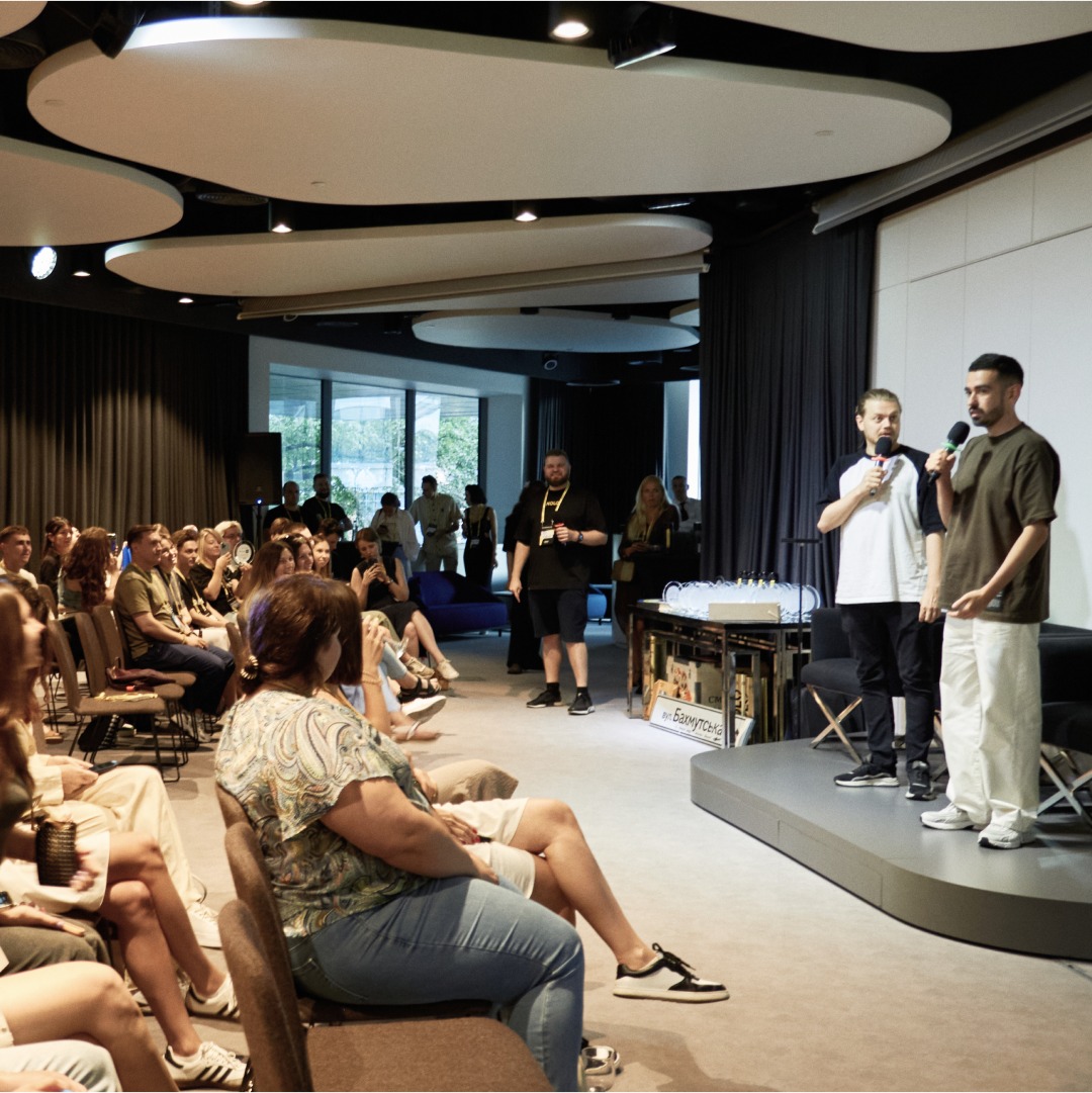 SPD Technology отримали відзнаку “За колосальну допомогу фонду tech-спільноти KOLO”.

Спільними зусиллями вдалося: передати 500 000 грн. на закупівлю БПЛА “Сич”, обміняти Valve Steam Deck на донат і зібрати 309 555 грн для “Вовків да Вінчі” та понад 40 000 грн на двох благодійних технічних заходах "SPD Talk". 
