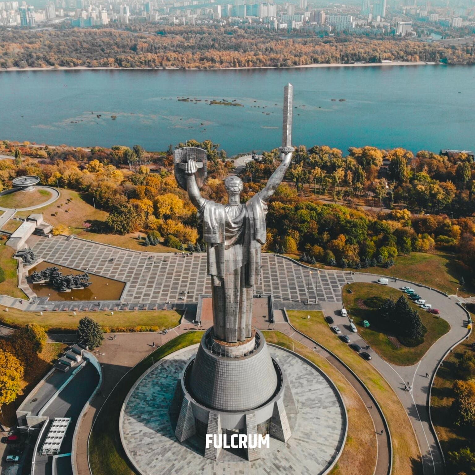 Компанія провела збір коштів під назвою «Надішліть гроші на допомогу Україні, і компанія подвоїть вашу суму». В результаті співробітники відправили 450 тис. грн., і Fulcrum Rocks передав Україні ще 900 тис. грн. Сума була разбита на частини для різних фондів.